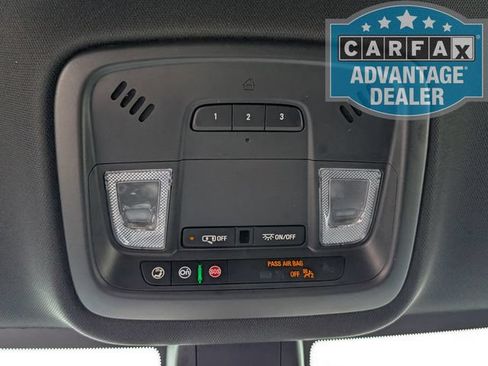 Used 2023 Chevrolet Traverse LT AWD/4WD image 10