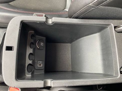 Used 2019 Jeep Cherokee Trailhawk w/ Cold Weather Group AWD/4WD image 21