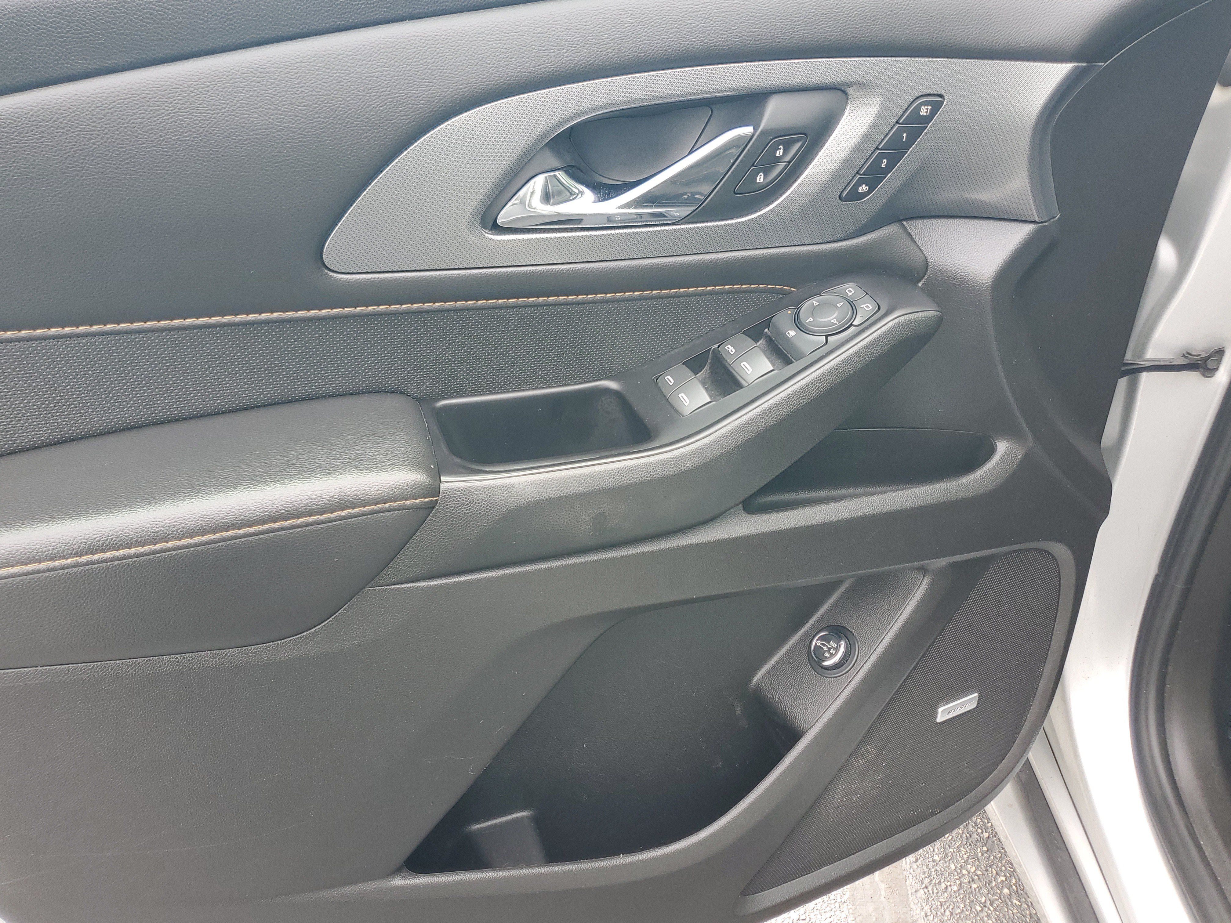 Used 2018 Chevrolet Traverse Premier w/ Driver Confidence II Package FWD image 23
