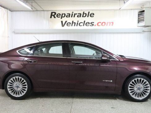 Used 2013 Ford Fusion Titanium w/ Titanium Driver Assist Pkg FWD image 4