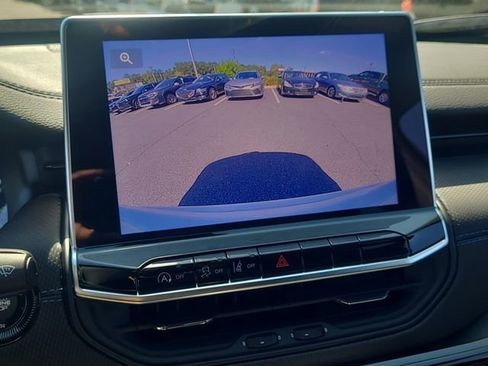 New 2026 Jeep Compass Latitude image 13