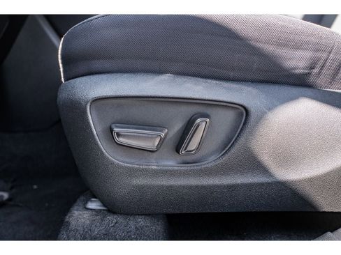 Used 2023 Toyota Highlander LE image 9