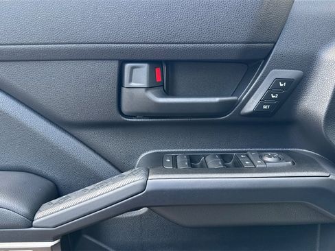 Used 2025 Toyota 4Runner TRD Off-Road Premium image 11