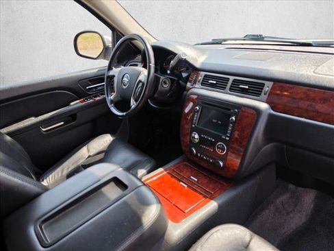Used 2010 Chevrolet Tahoe LTZ AWD/4WD image 10