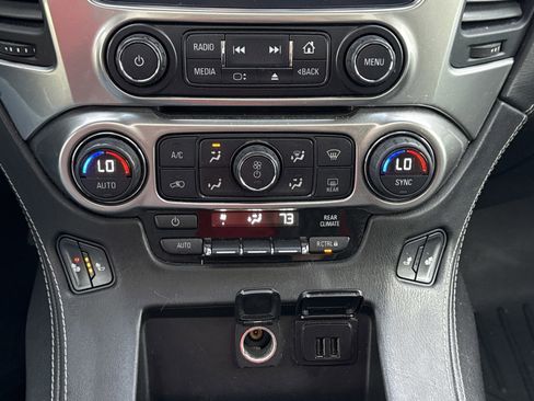 Used 2015 Chevrolet Suburban LT image 31