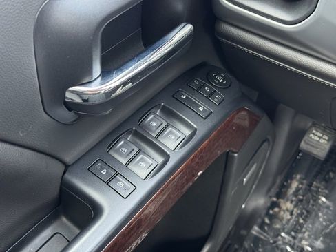 Used 2018 GMC Sierra 1500 SLT w/ SLT Premium Package image 29