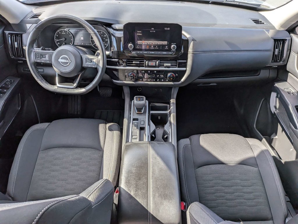 Used 2025 Nissan Pathfinder SV FWD image 14