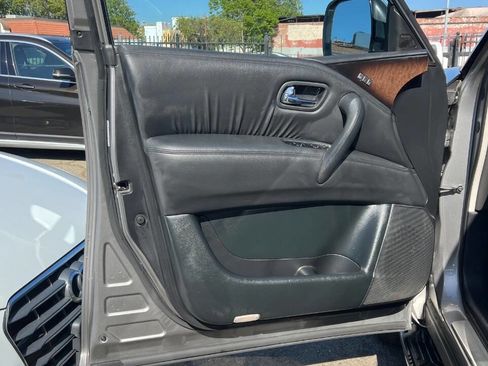 Used 2012 INFINITI QX56 2WD w/ Deluxe Touring Pkg image 30
