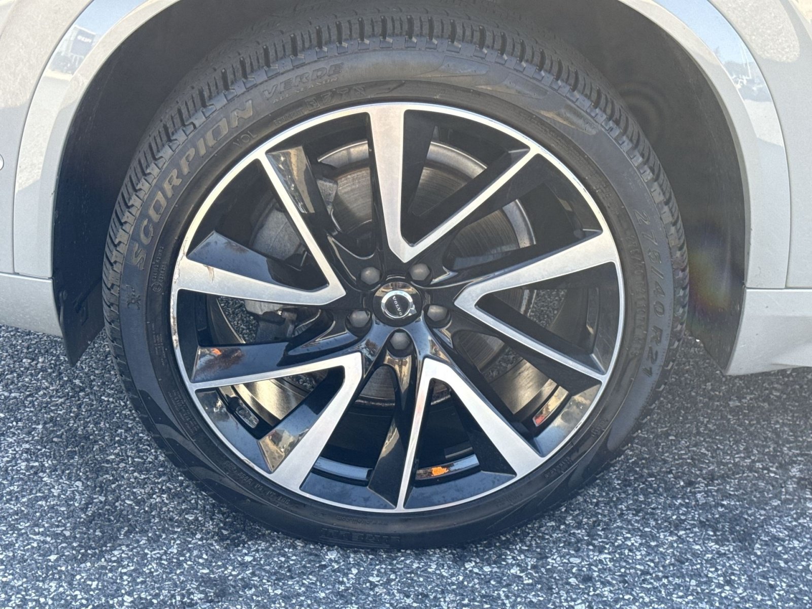 Used 2024 Volvo XC90 B5 Plus w/ Protection Package Premier AWD/4WD image 12