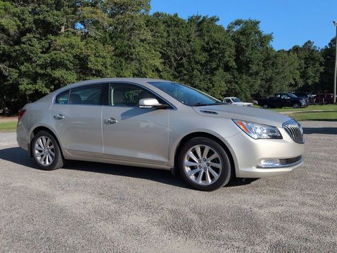 Used 2014 Buick LaCrosse Leather w/ Driver Confidence Package FWD image 2