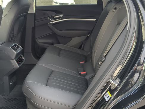 Used 2019 Audi e-tron Premium Plus image 24