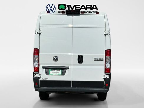 Used 2025 RAM ProMaster 2500 w/ Convenience Group FWD image 4