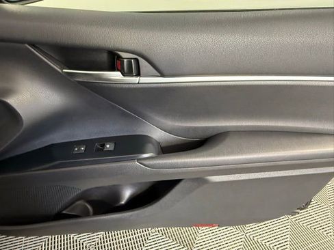 Used 2020 Toyota Camry SE w/ Convenience Package image 41