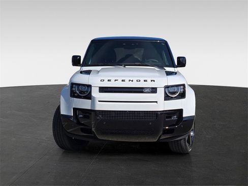 New 2026 Land Rover Defender 110 X-Dynamic SE image 2