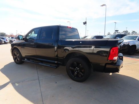 Used 2018 RAM 1500 Express w/ Black Ram 1500 Express Group image 16
