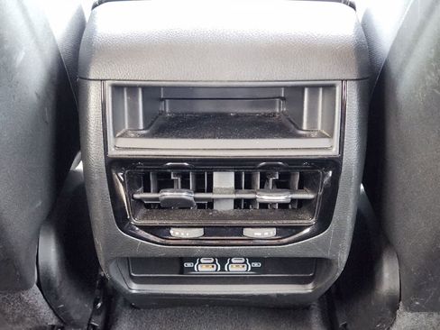 Used 2024 Jeep Grand Cherokee Laredo RWD image 28