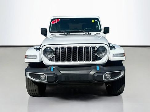 Used 2024 Jeep Wrangler Unlimited Sahara AWD/4WD image 4