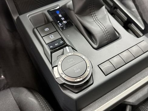 New 2025 Toyota Tacoma SR5 AWD/4WD image 30