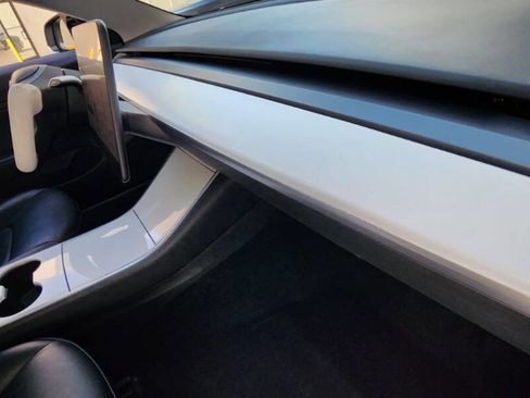 Used 2018 Tesla Model 3 Long Range image 33