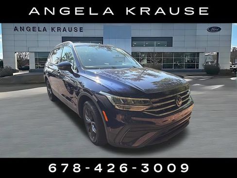 Used 2022 Volkswagen Tiguan SE FWD image 1