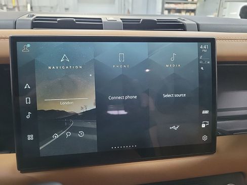 Used 2024 Land Rover Defender 110 X image 21