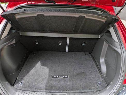 Certified 2021 Hyundai Kona Limited w/ Cargo Package AWD/4WD image 19