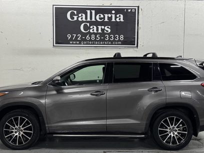 Used 2017 Toyota Highlander SE