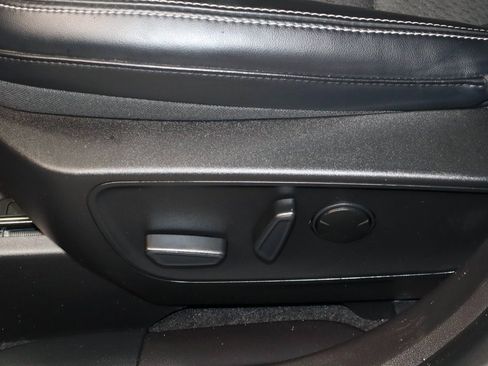 Used 2023 Ford Escape SE image 26