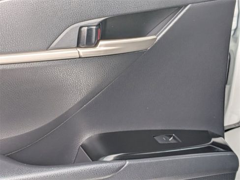 Used 2025 Toyota Camry SE image 26