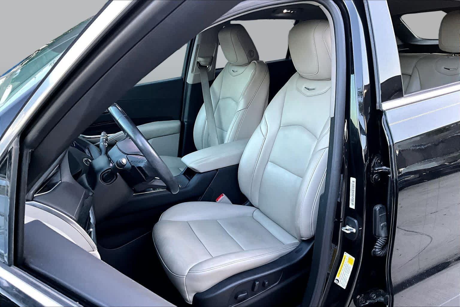 Used 2020 Cadillac XT4 Premium Luxury w/ Cold Weather Package FWD image 8