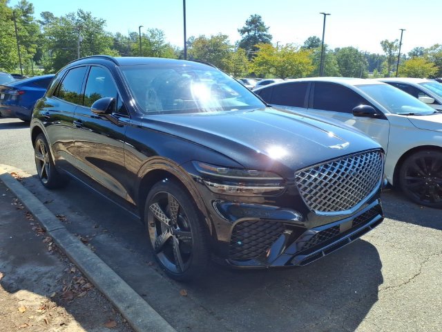 Used 2024 Genesis GV70 2.5T w/ Sport Prestige Package AWD/4WD image 3