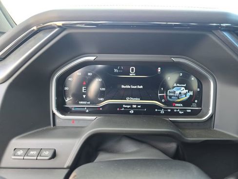 Used 2024 GMC Sierra 2500 AT4X image 19