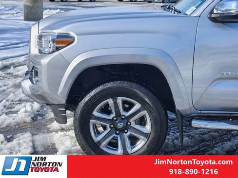Used 2018 Toyota Tacoma Limited image 9