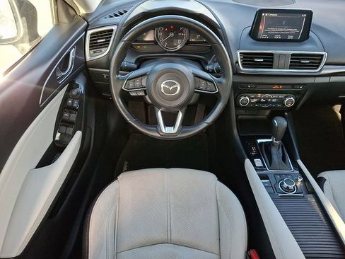 Used 2018 MAZDA MAZDA3 Grand Touring FWD image 11