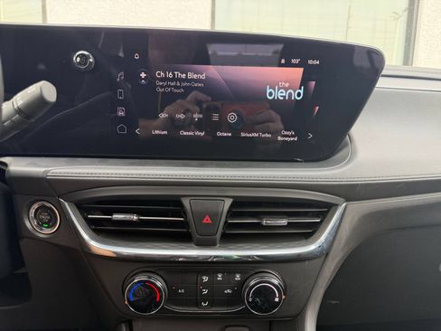 Used 2025 Buick Encore GX Preferred FWD image 14