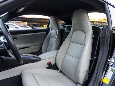 Certified 2024 Porsche 718 Cayman S image 5