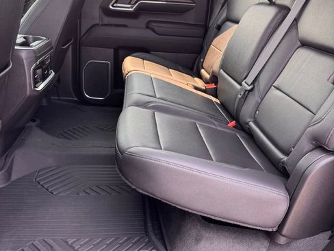 Used 2023 Chevrolet Silverado 1500 LTZ AWD/4WD image 15