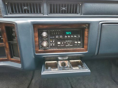 Used 1990 Cadillac De Ville Coupe FWD image 22