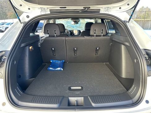 New 2026 Chevrolet Trax RS w/ Sunroof Package image 10