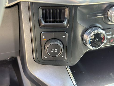 Used 2025 Ford F150 Lariat AWD/4WD image 37