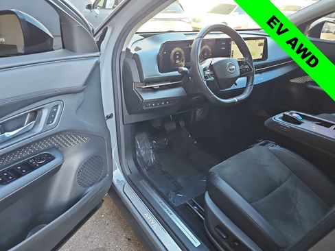 Used 2023 Nissan Ariya AWD image 10