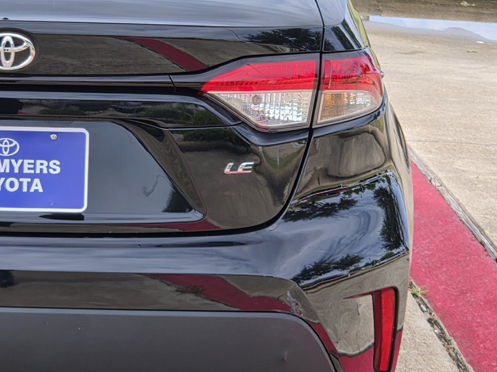 Used 2024 Toyota Corolla LE FWD image 9