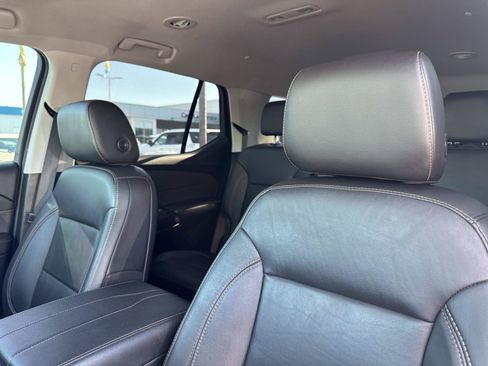 Used 2020 Chevrolet Traverse RS FWD image 26