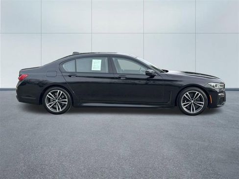 Used 2022 BMW 750i xDrive w/ Executive Package image 5