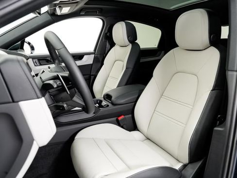 New 2026 Porsche Cayenne Coupe AWD/4WD image 5