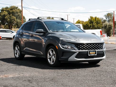 Used 2023 Hyundai Kona SEL w/ Convenience Package AWD/4WD image 3