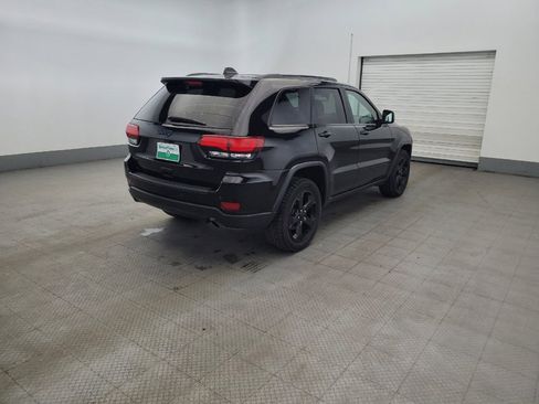 Used 2019 Jeep Grand Cherokee Laredo AWD/4WD image 9