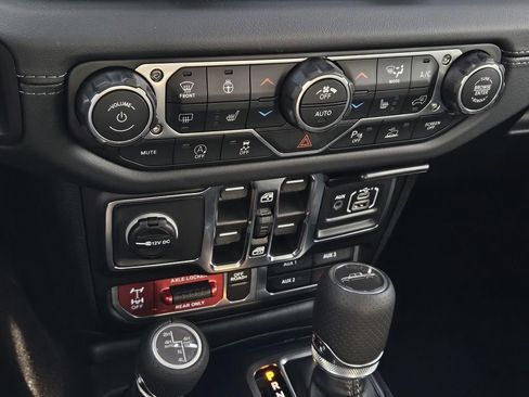 New 2026 Jeep Gladiator Mojave AWD/4WD image 19