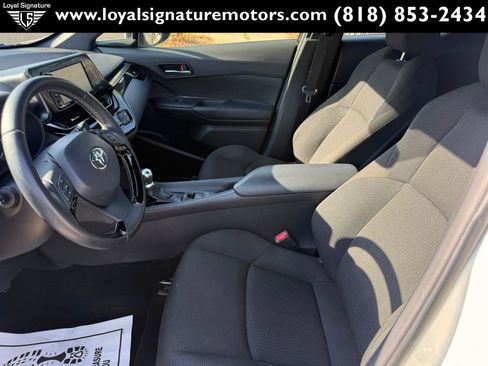 Used 2018 Toyota C-HR XLE FWD image 15