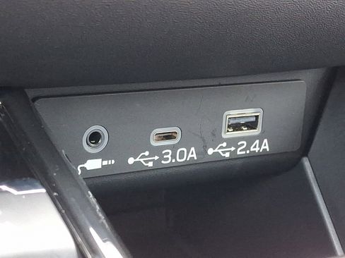 Certified 2025 Subaru Legacy Premium image 22